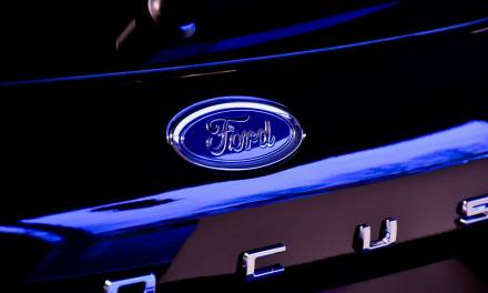 Ford Shares Decline: Earnings Fall Short, EVs Disappoint